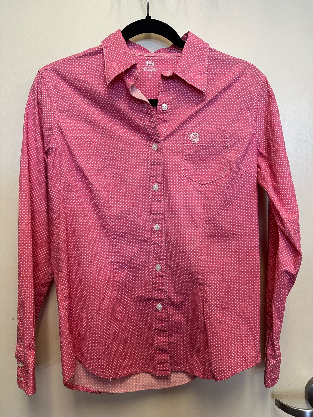 Women’s Pink Micro-Dot Long-Sleeve Button-Down Shirt